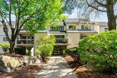 1100 Salem St #96, Lynnfield, MA 01940