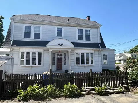 12 Bloomfield St, Pawtucket, RI 02861