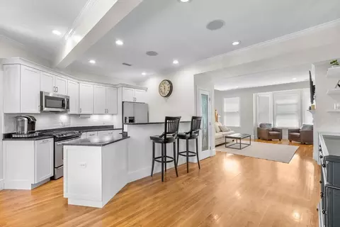 20 Auburn St #C, Boston, MA 02129