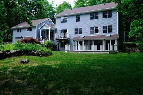 639 N Farms Rd, Northampton, MA 01062