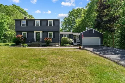 19 Stag Dr, Billerica, MA 01821