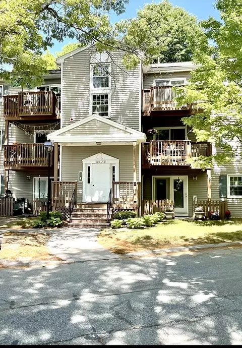 369 Aiken Ave #6, Lowell, MA 01850