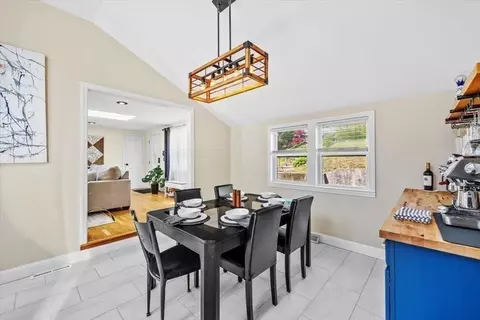 Dining - 7 Peaceful Ln, Wareham, MA 02538 photo 3 of 3