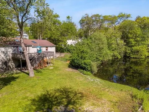 Exterior - 7 Peaceful Ln, Wareham, MA 02538 photo 7 of 7