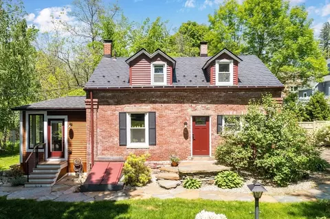 107 College St, South Hadley, MA 01075