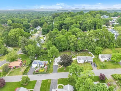 View/Area - 125 E Allen Ridge Rd, Springfield, MA 01118 photo 2 of 3