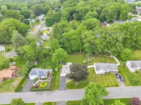 View/Area - 125 E Allen Ridge Rd, Springfield, MA 01118 photo 1 of 3