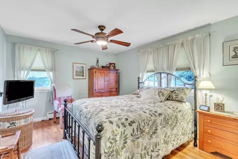 Bedroom - 125 E Allen Ridge Rd, Springfield, MA 01118 photo 1 of 4