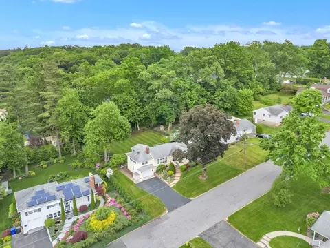 View/Area - 125 E Allen Ridge Rd, Springfield, MA 01118 photo 3 of 3