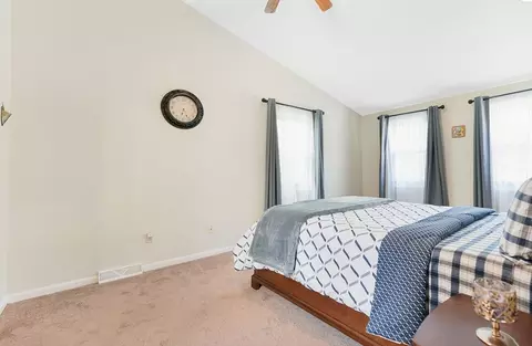 5 Flower St, Springfield, MA 01118 photo 32