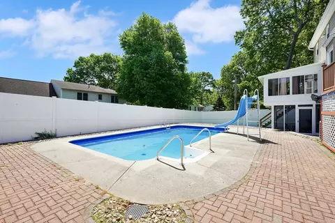 5 Flower St, Springfield, MA 01118 photo 6