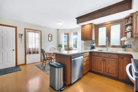 5 Flower St, Springfield, MA 01118 photo 21