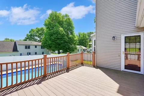 5 Flower St, Springfield, MA 01118 photo 4