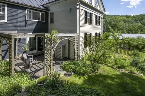 2 Chestnut Hill Rd, Leverett, MA 01054 photo 3