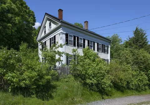 2 Chestnut Hill Rd, Leverett, MA 01054 photo 4