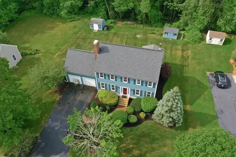 36 Lorraine Metcalf Rd, Franklin, MA 02038