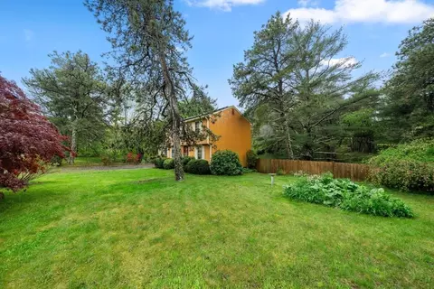 21 Lucys Path, Plymouth, MA 02360