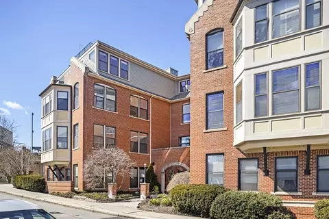 74 Kent St #C3, Brookline, MA 02445