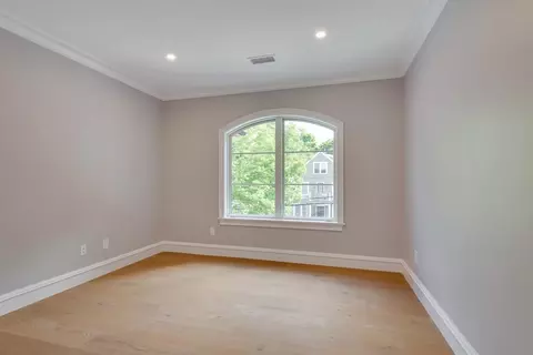 81 Summit Ave, Brookline, MA 02446 photo 16