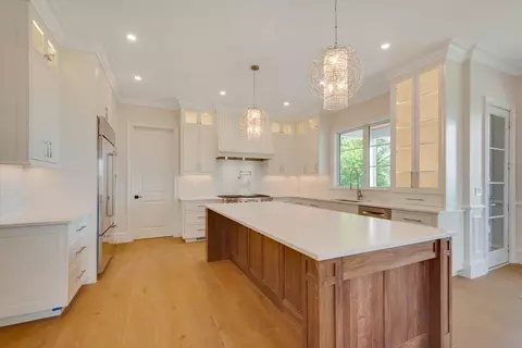 81 Summit Ave, Brookline, MA 02446 photo 8