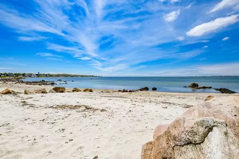 3 Rockland St, Fairhaven, MA 02719
