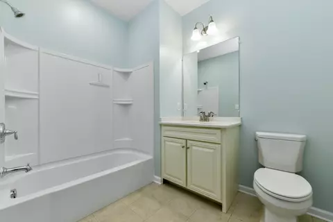 Bath - 23 Augustus Ct #1006, Reading, MA 01867 photo 4 of 4
