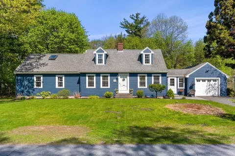 36 Hobbs Rd, Hampton, NH 03842