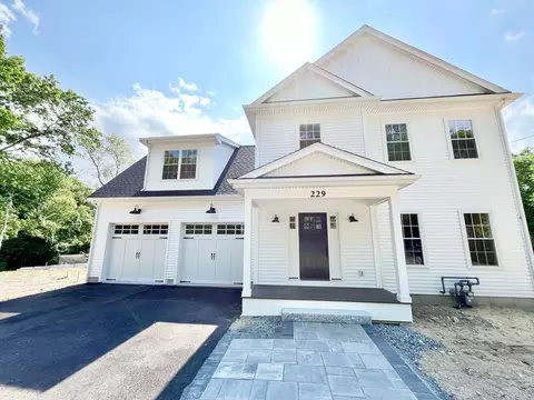 229 Old Post Rd, North Attleboro, MA 02760