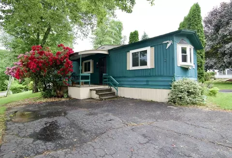 2 2nd St, Brookfield, MA 01506