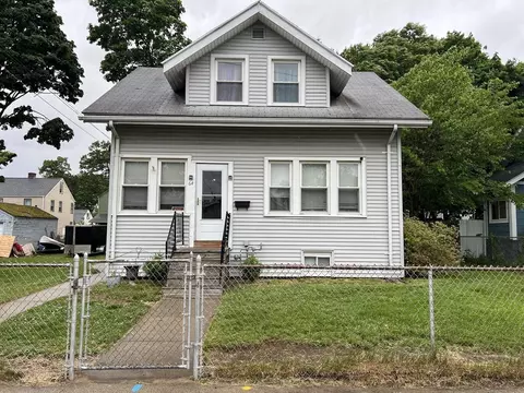 64 Duryea St, Springfield, MA 01104 photo 2