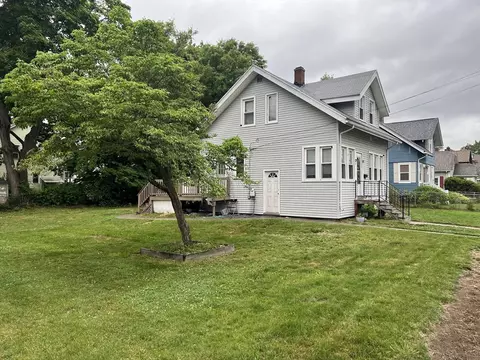 64 Duryea St, Springfield, MA 01104 photo 3