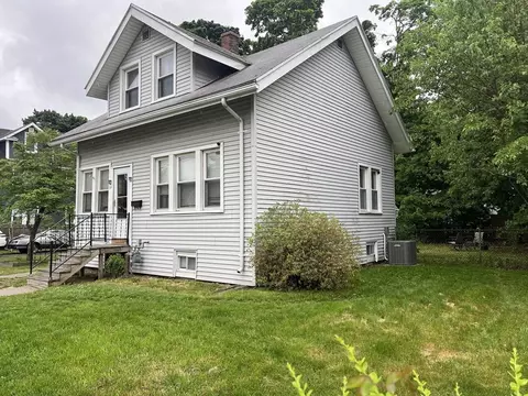 64 Duryea St, Springfield, MA 01104 photo 4