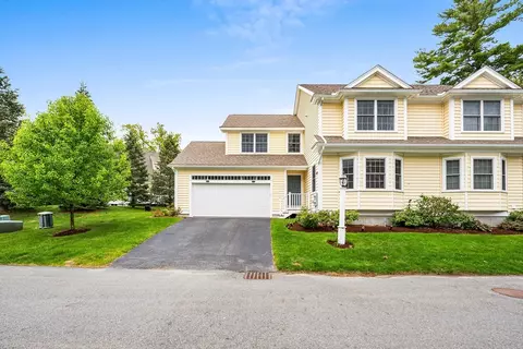 36 Hepatica Dr #37, North Andover, MA 01845