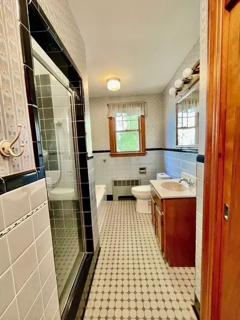 Bath - 109 Lindbergh Ave, Needham, MA 02494 photo 2 of 2