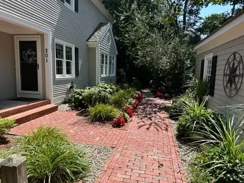 Exterior - 201 Dunrobin Rd #201, Mashpee, MA 02649 photo 2 of 7