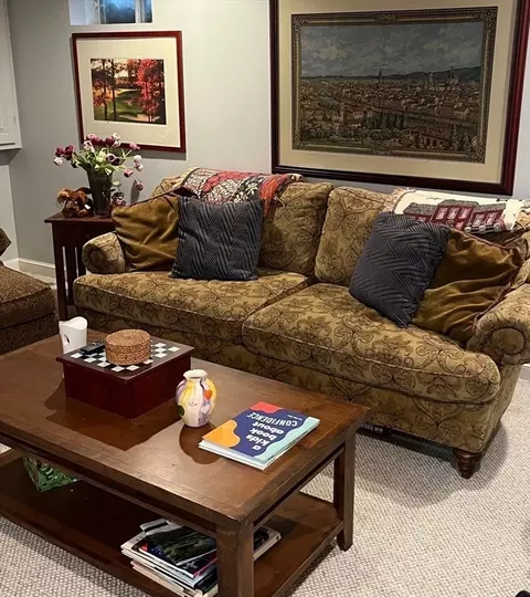 Living - 201 Dunrobin Rd #201, Mashpee, MA 02649 photo 2 of 2