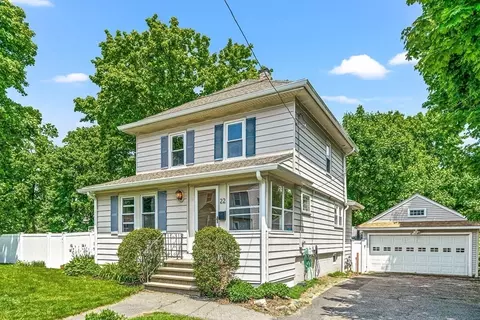22 Palmer St, Weymouth, MA 02190