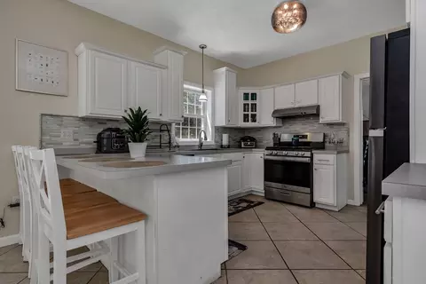 48 Overledge Dr, Derry, NH 03038 photo 10