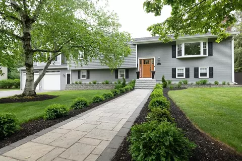 1 Village Row, Lynnfield, MA 01940