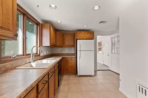 Kitchen - 371 Franklin St, Reading, MA 01867 photo 2 of 3