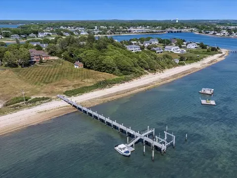 31 Pine Tree Dr, Wareham, MA 02558