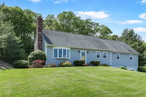 8 Benjamin Ln, Shrewsbury, MA 01545