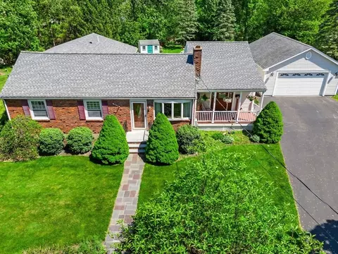 80 Fallon Cir, Braintree, MA 02184