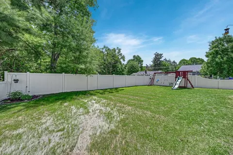 Exterior - 2 Carter Way, Worcester, MA 01609 photo 6 of 9