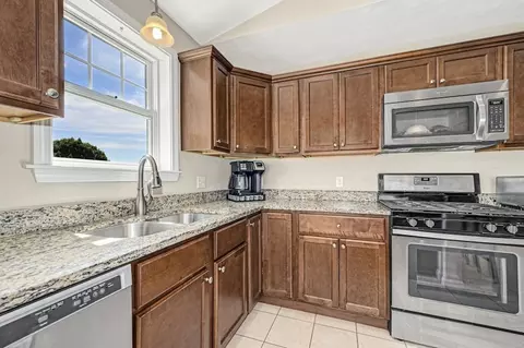 Kitchen - 2 Carter Way, Worcester, MA 01609 photo 4 of 4