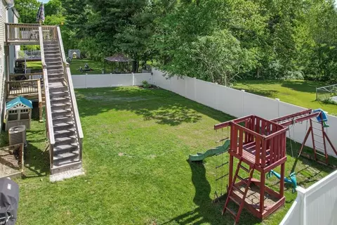 Exterior - 2 Carter Way, Worcester, MA 01609 photo 2 of 9