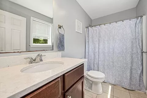 Bath - 2 Carter Way, Worcester, MA 01609 photo 1 of 3