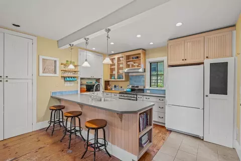 23 Elm St, Maynard, MA 01754 photo 8