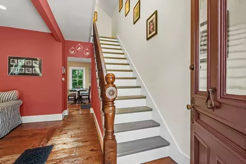 23 Elm St, Maynard, MA 01754 photo 2