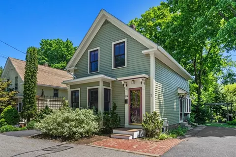 23 Elm St, Maynard, MA 01754